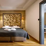 Adam Hotel