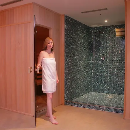 Adam Hotel 3*