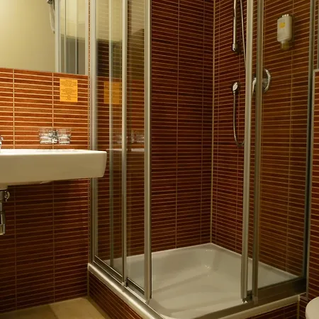 Hotel Adam 3*