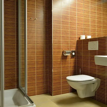 Adam Hotel