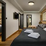 Adam Hotel 3*