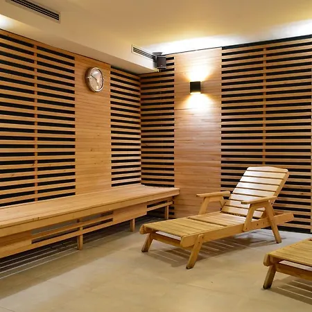 Adam Hotel 3*