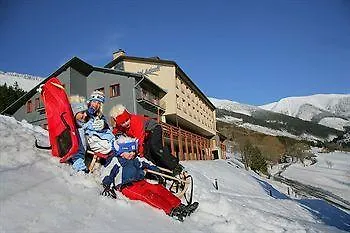 Adam Hotell 3*
