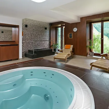 Adam 3* Špindlerŭv Mlýn